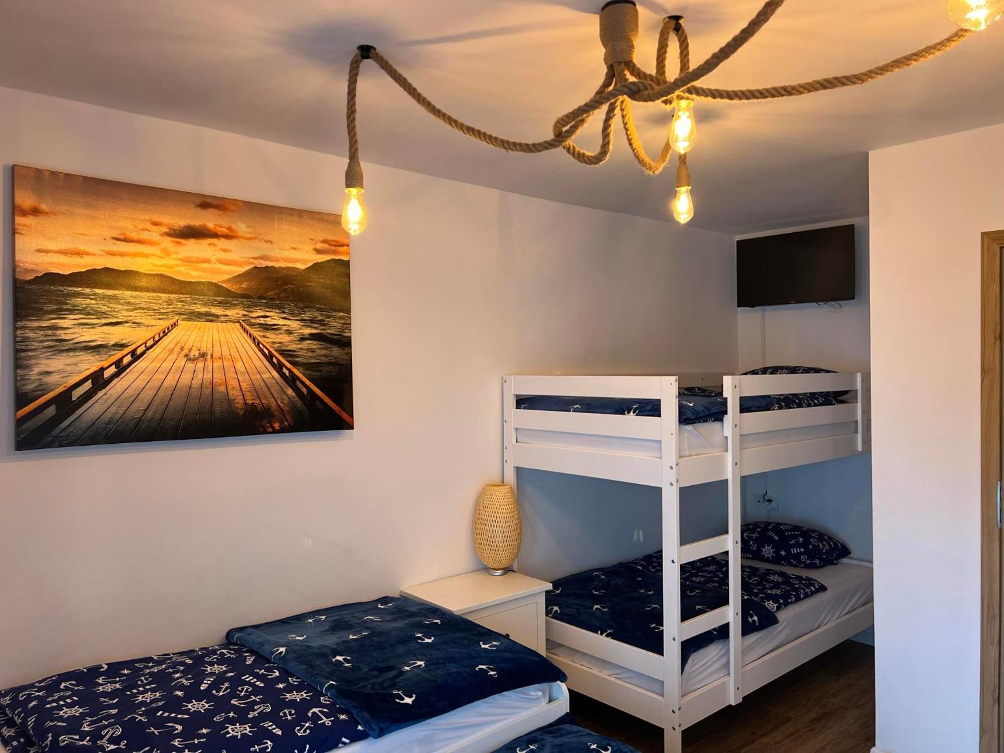 Nadmorska Ostoya Homestay *